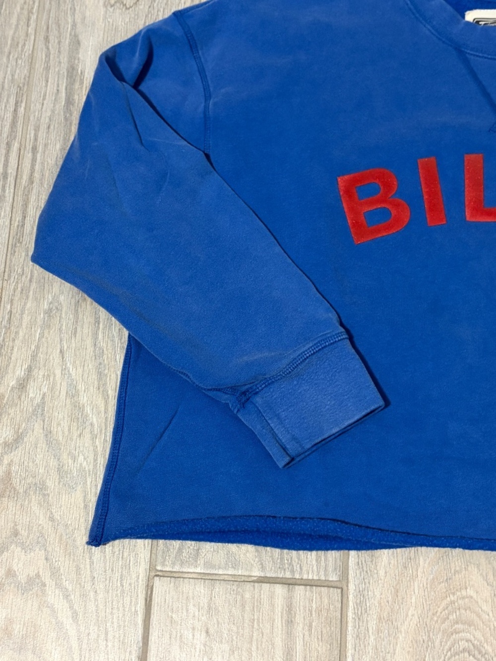 Women's Tailgate Blue Buffalo Bills 3/4 Crop Distressed Sweatshirt - XL - Picture 4 of 7